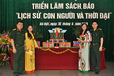 Triển lãm sách, báo kỷ niệm 40 năm Giải phóng miền Nam, thống nhất đất nước tại cơ quan Bộ tư lệnh Binh chủng Công binh.