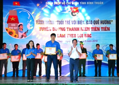 Tuyên dương các gương thanh niên Bình Thuận tiên tiến làm theo lời Bác