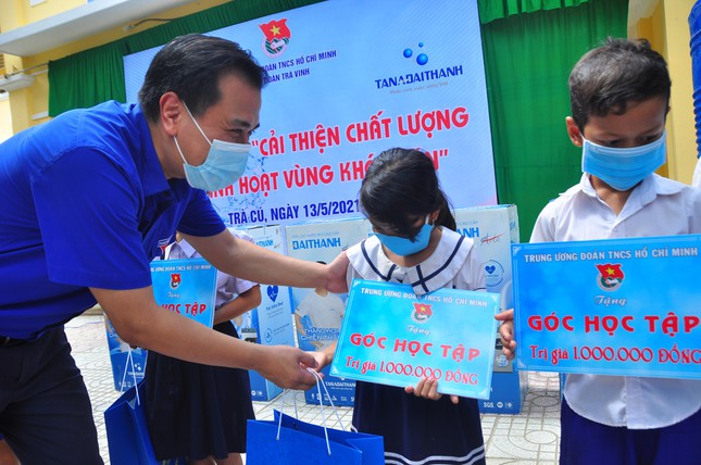 Trao tặng máy lọc nước và bồn chứa nước cho trường học tại Trà Vinh ảnh 2
