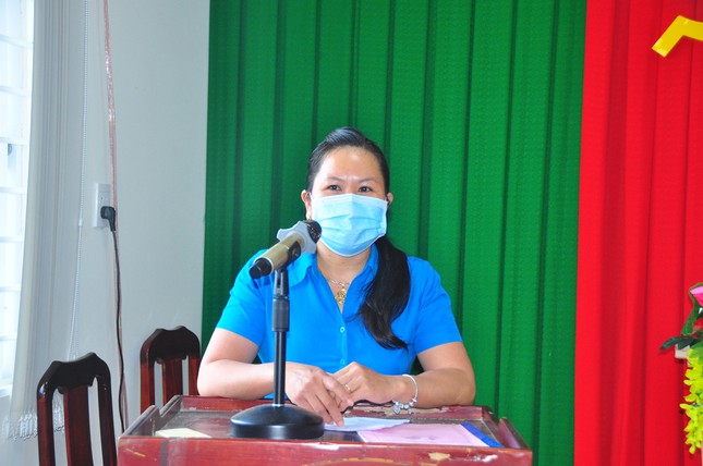 Trung ương Đoàn tặng quà cho công nhân hoàn cảnh khó khăn tại Trà Vinh ảnh 1