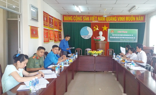 Đoàn kiểm tra làm việc với Ban Thường vụ Huyện đoàn Bến Lức