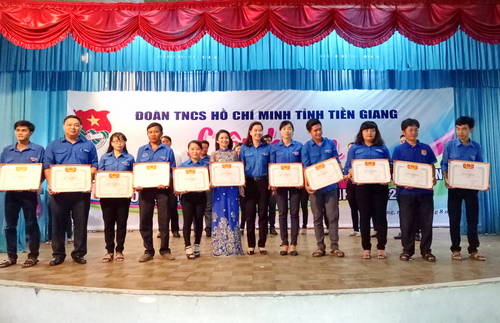 Trao giải thưởng cho các đơn vị xuất sắc