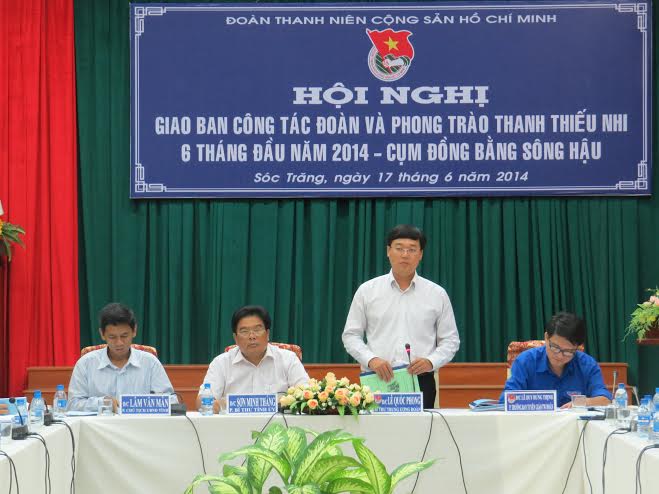 Đồng chí Lê Quốc Phong - Bí thư Trung ương Đoàn phát biểu chỉ đạo hội nghị -