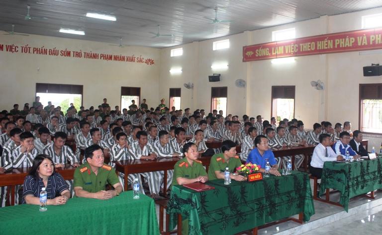 Toàn cảnh chương trình giao lưu, tuyên truyền, giáo dục và giúp đỡ phạm nhân tái hòa nhập cộng đồng